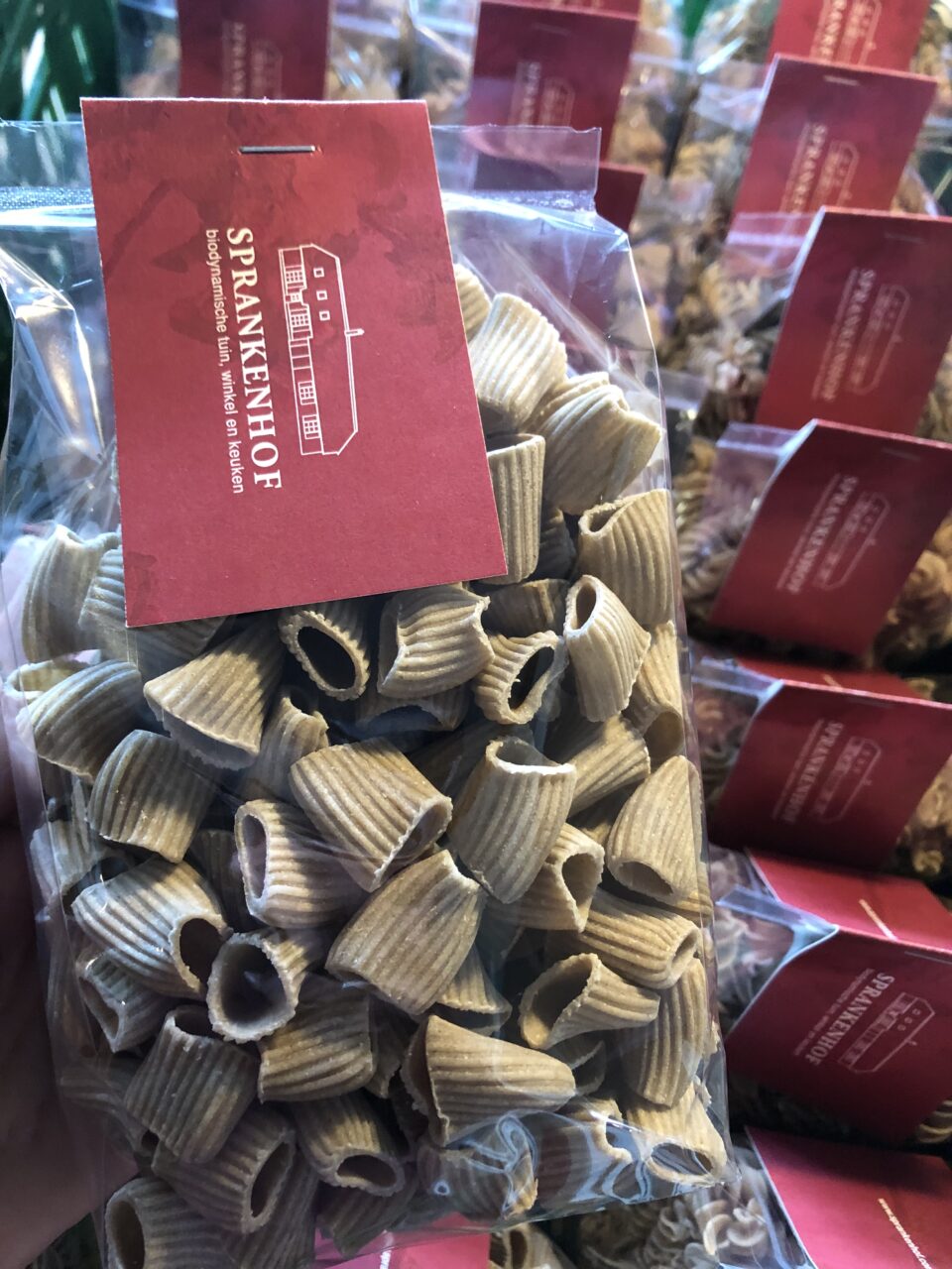 Rogge pasta mezze maniche in zakje met label Sprankenhof